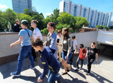 В Москве для детей с аутизмом записали видео-инструкции о поведении в транспорте и интернет-заказах